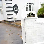 4 Bedroom Cosy Home Birmingham