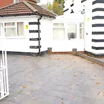4 Bedroom Cosy Home Birmingham