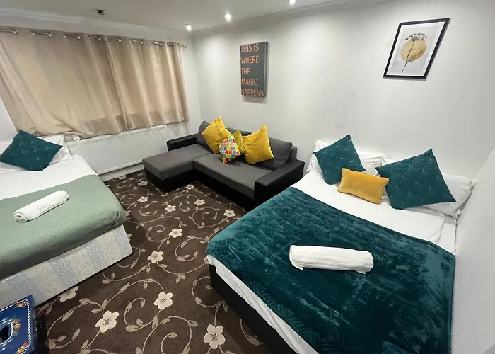 4 Bedroom Cosy Home Birmingham