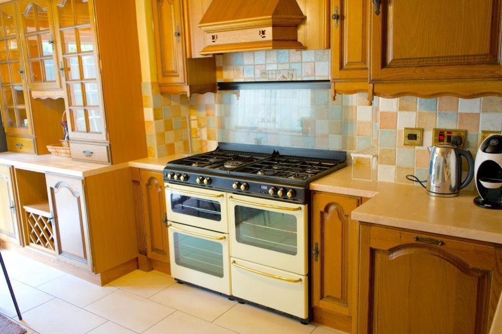 Holiday home 4 Bedroom Cosy Birmingham