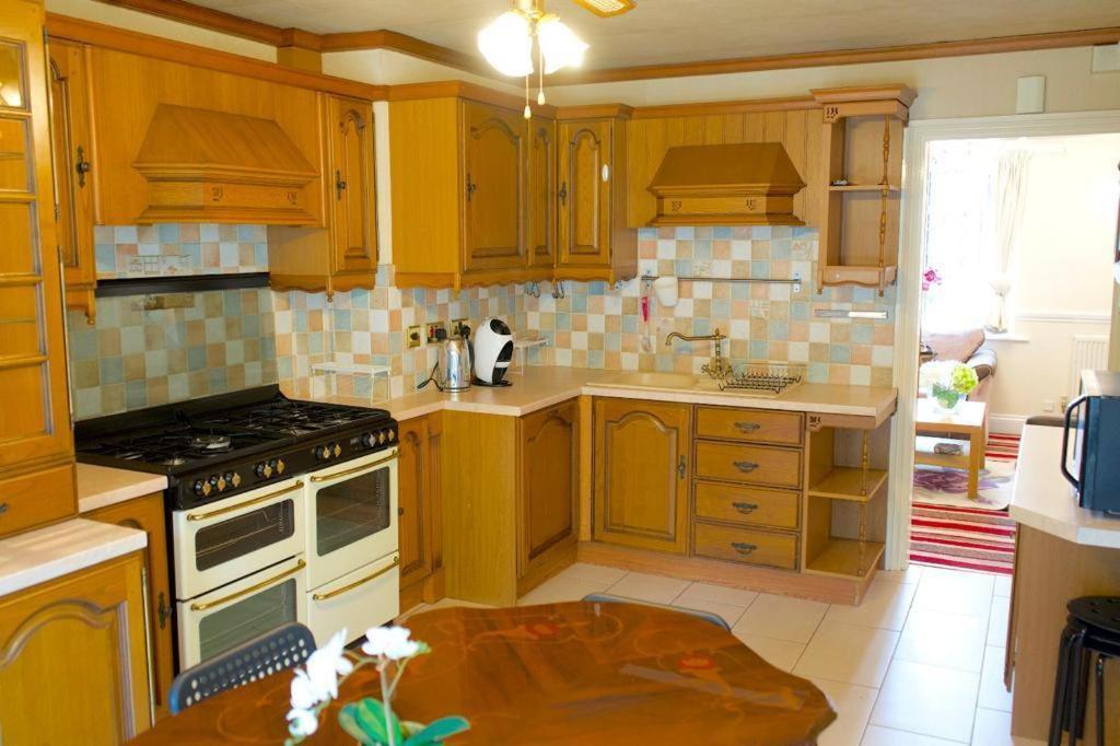 4 Bedroom Cosy Birmingham