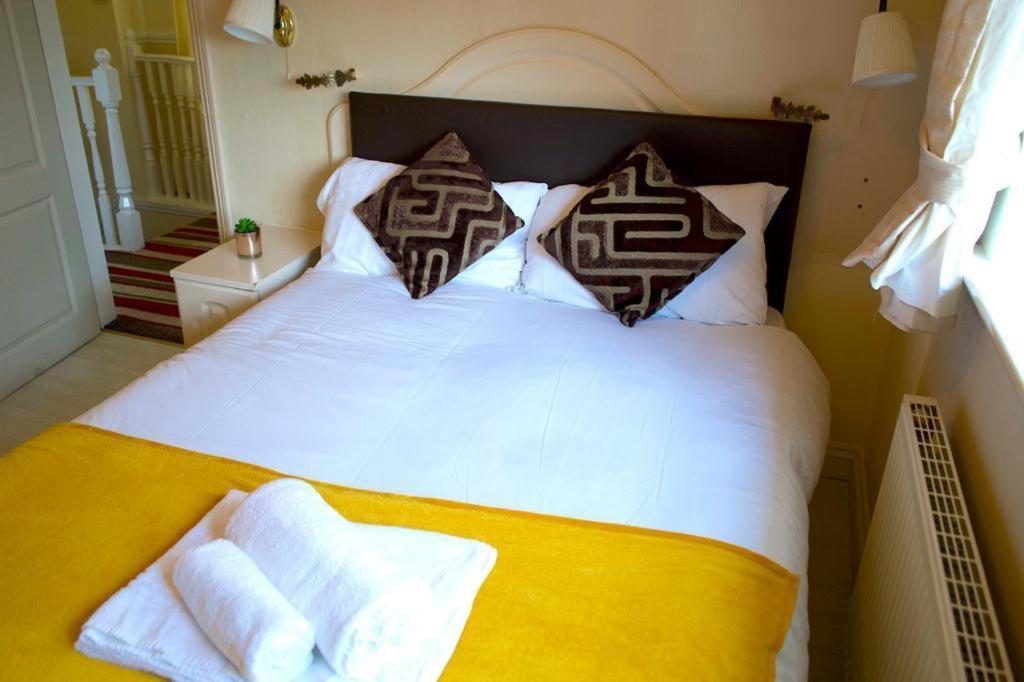 4 Bedroom Cosy * Birmingham
